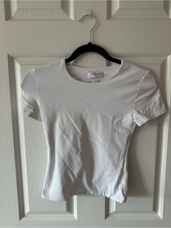 Aritzia Tops - Aritzia contour shirt